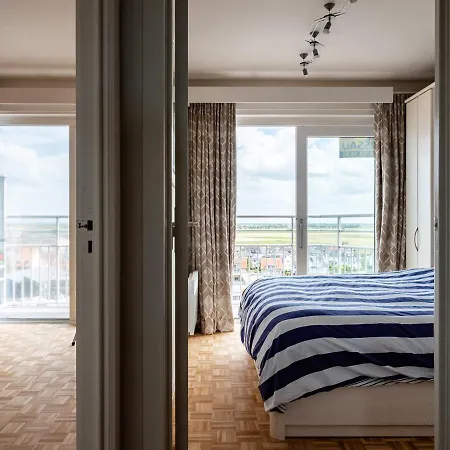 Sea Soon - Met Toplocatie Op De Zeedijk Met 2 Slaapkamers Apartment Middelkerke