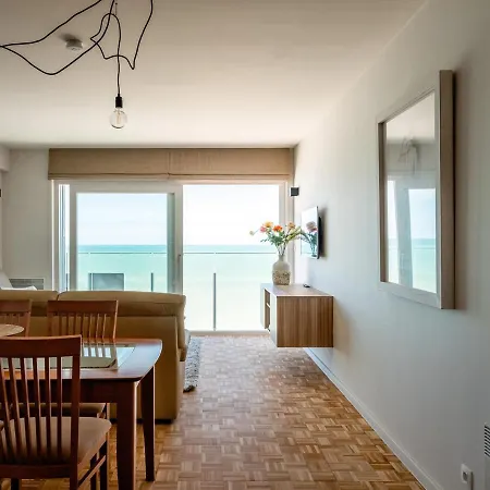 Sea Soon - Met Toplocatie Op De Zeedijk Met 2 Slaapkamers Apartment